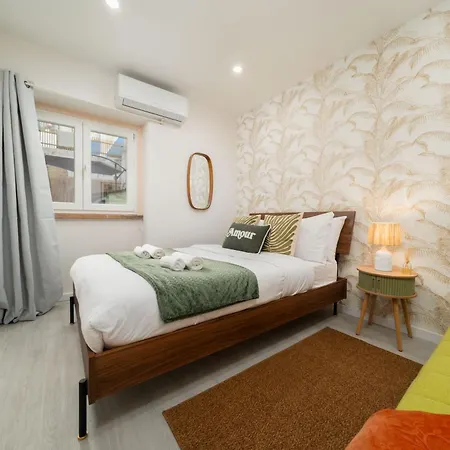Flat In With Ac & Private Kitchen 아파트 리스본