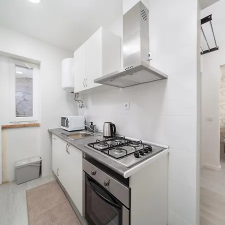 Flat In With Ac & Private Kitchen 아파트 *